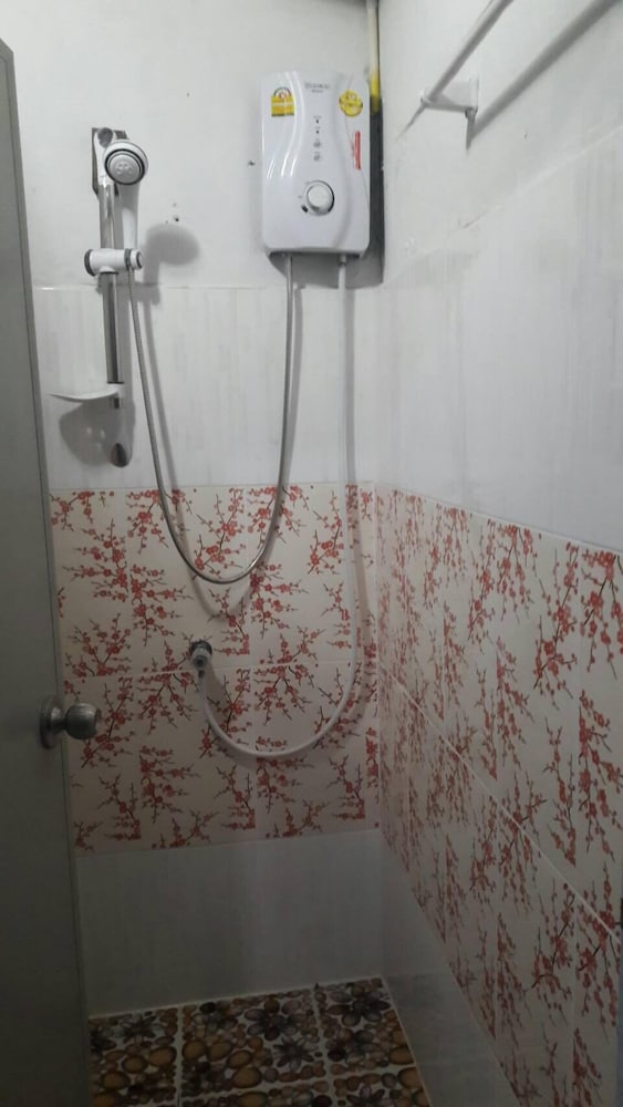 Danee Hostel 55/55