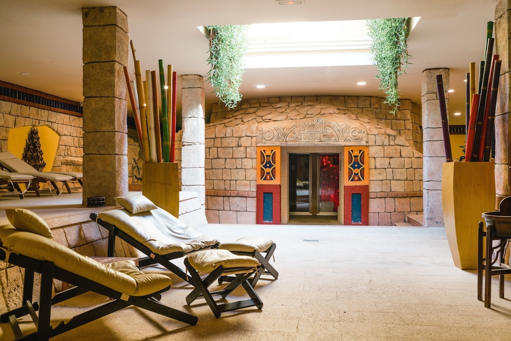 Europe Villa Cortes 7/83