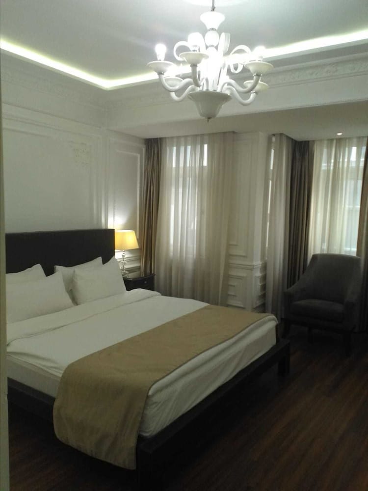 Cartoon Hotel 17/54
