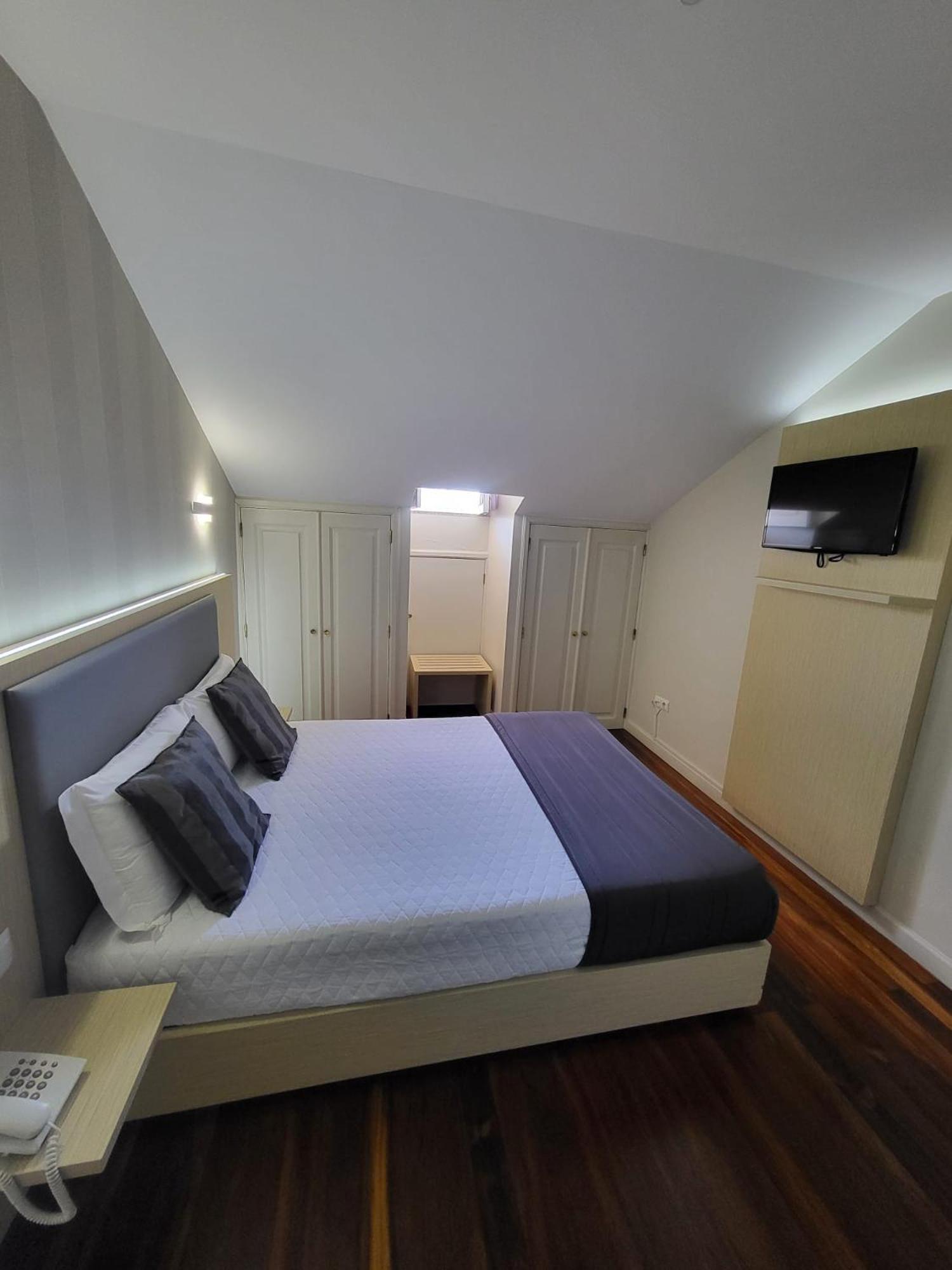 Hotel Residencial Dora 16/50