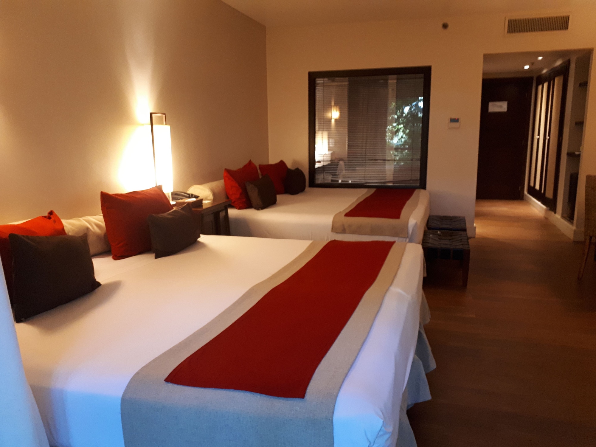 SUPERIOR, QUADRUPLE, 2 QUEEN BEDS