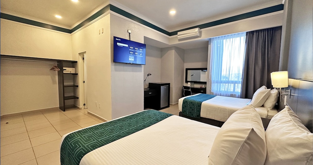 DELUXE, DOUBLE BED