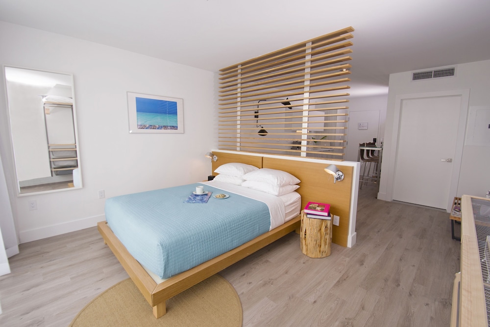 PENTHOUSE, STUDIO, OCEAN SIDE, BALCONY