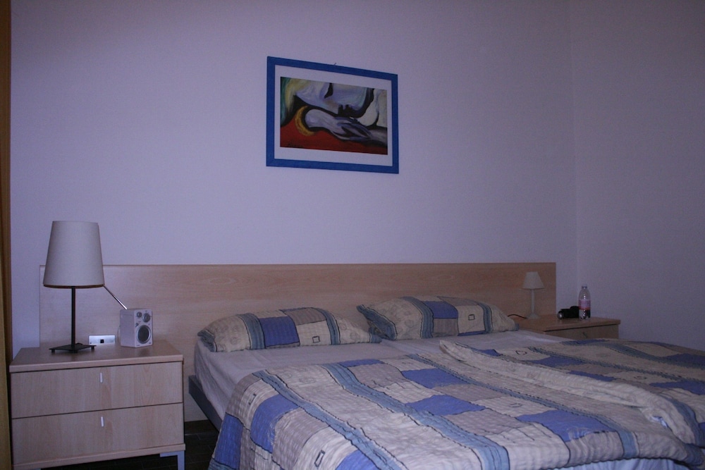 STANDARD, DOUBLE OR TWIN BED, ANNEX