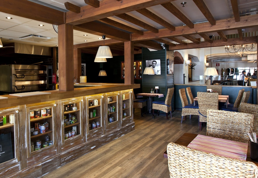 restaurant cafeteria
