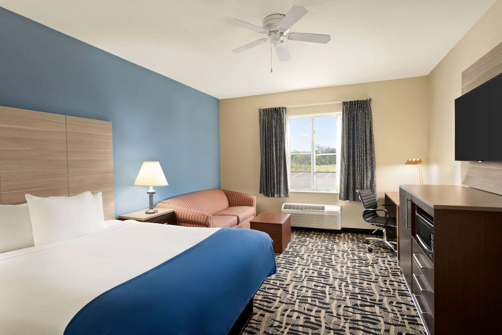 Baymont By Wyndham Ft. Leonard/Saint Robert 11/30