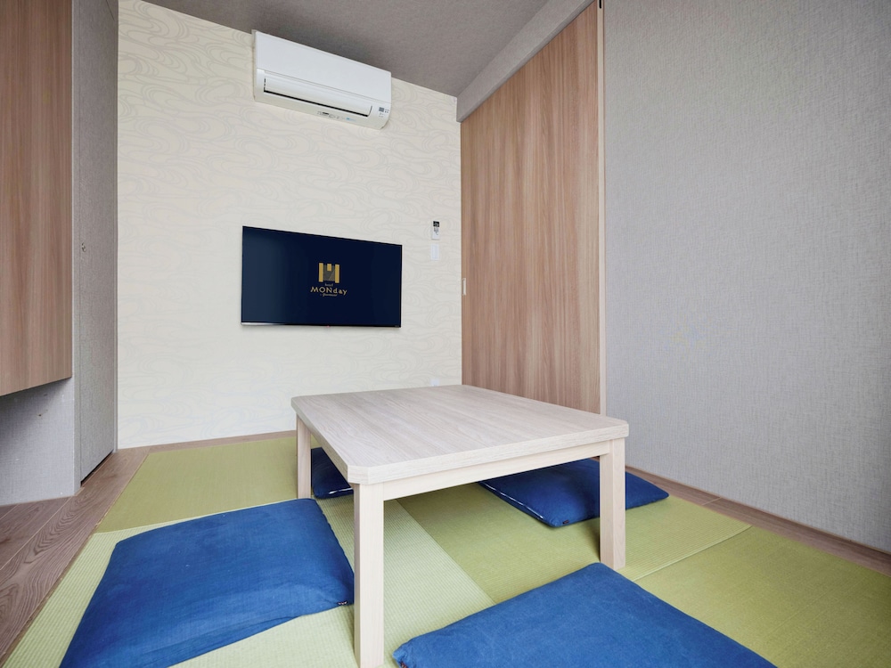 MONday Apart Premium Akihabara 44/50