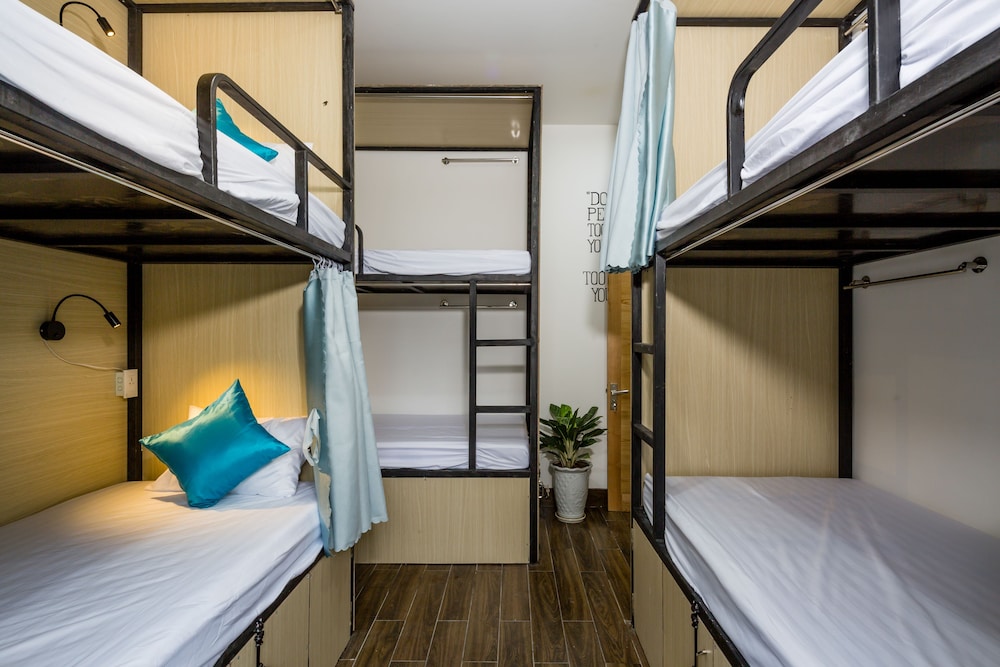 Fedora Hostel 12/35