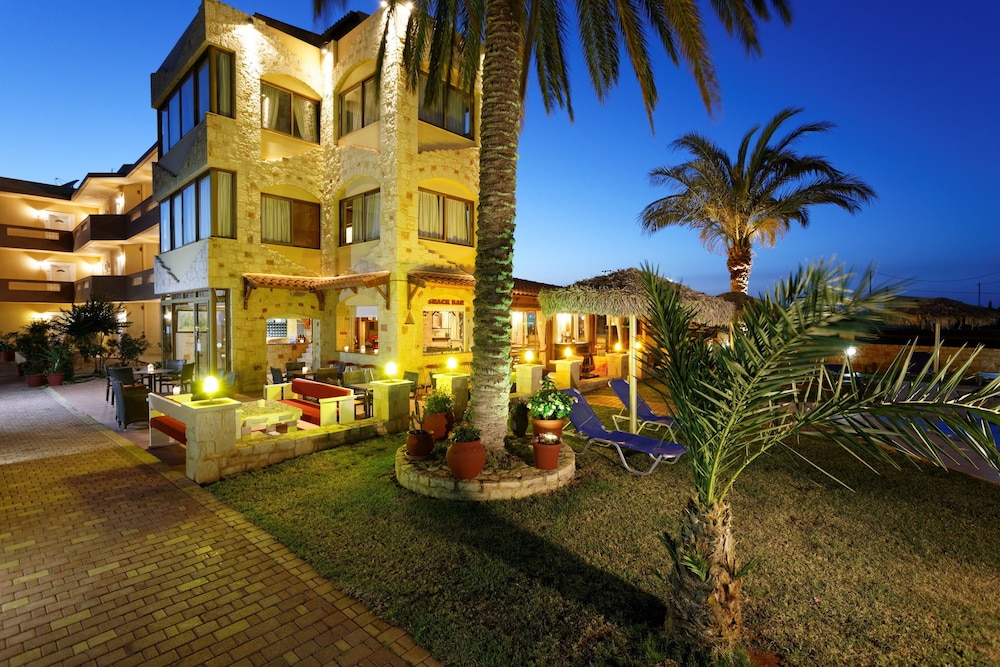 Danelis Studios & Apartments 49/55