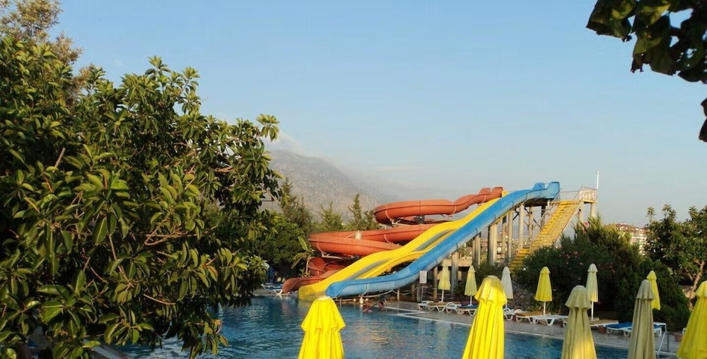 Senza Sunset Beach Hotel 63/87