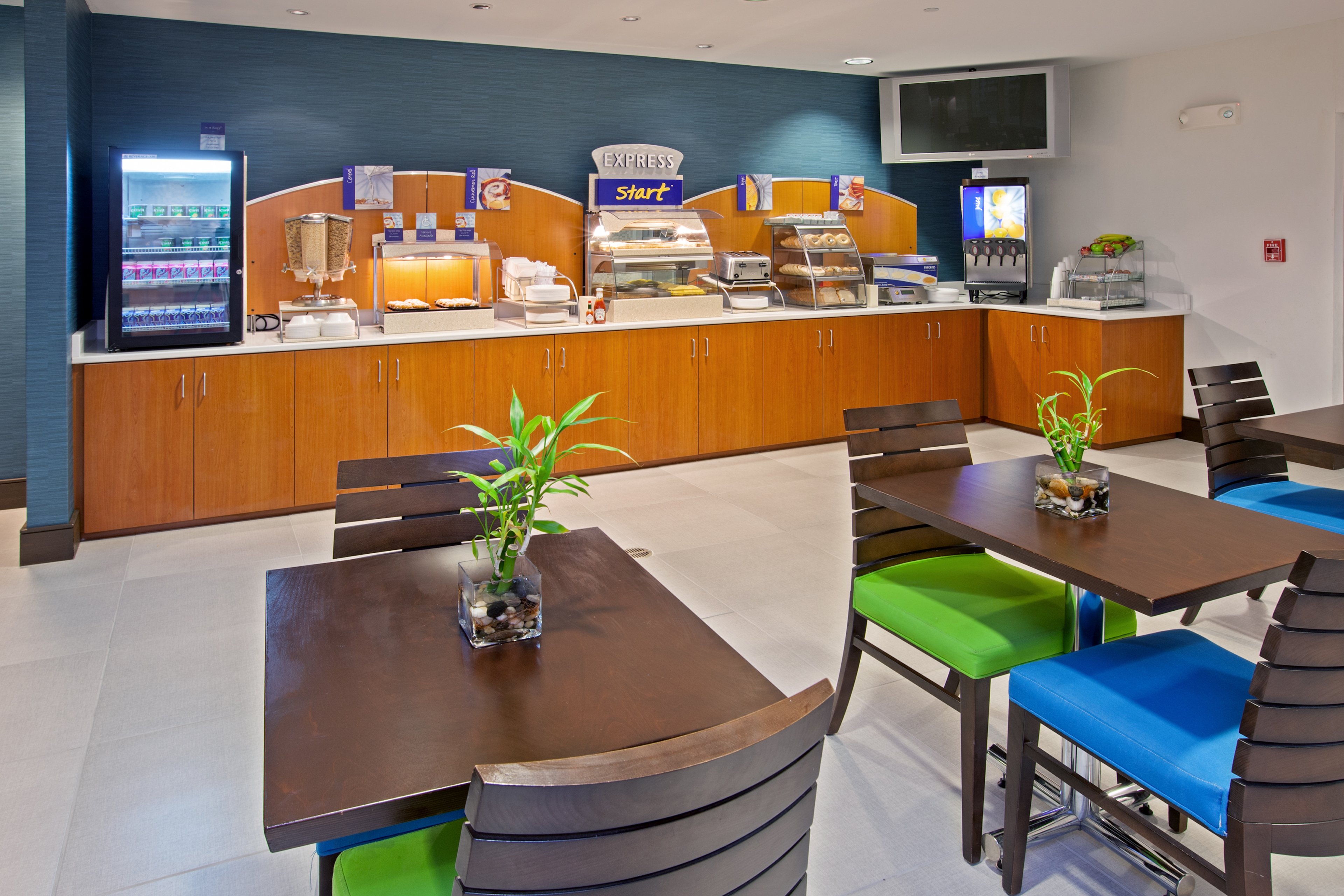 Holiday Inn Express Fishers 14/20