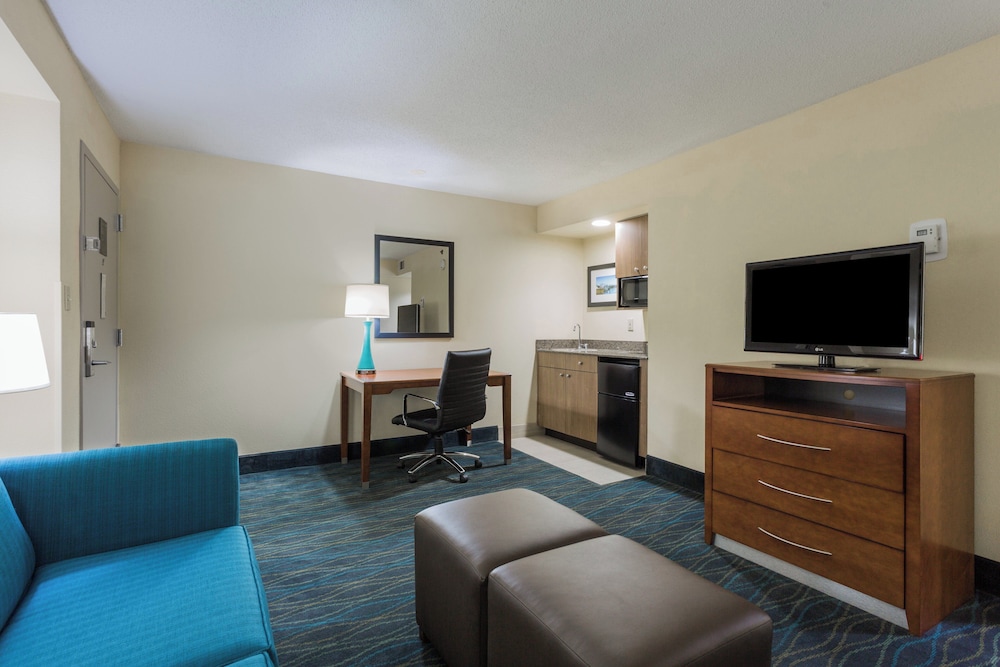 Holiday Inn Express Hotel And Suites Wilmington University Center 39/62
