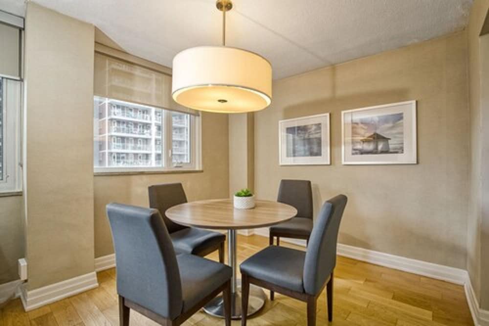 Town Inn Suites 39/44