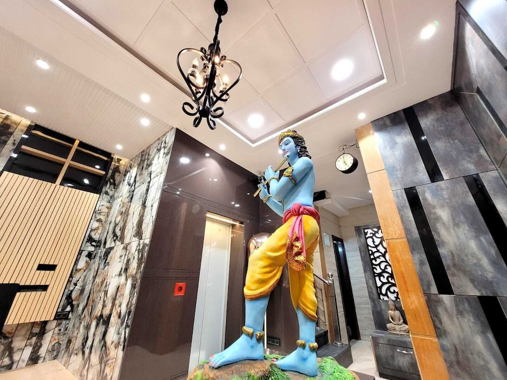 HOTEL KRISHNAS 7/59