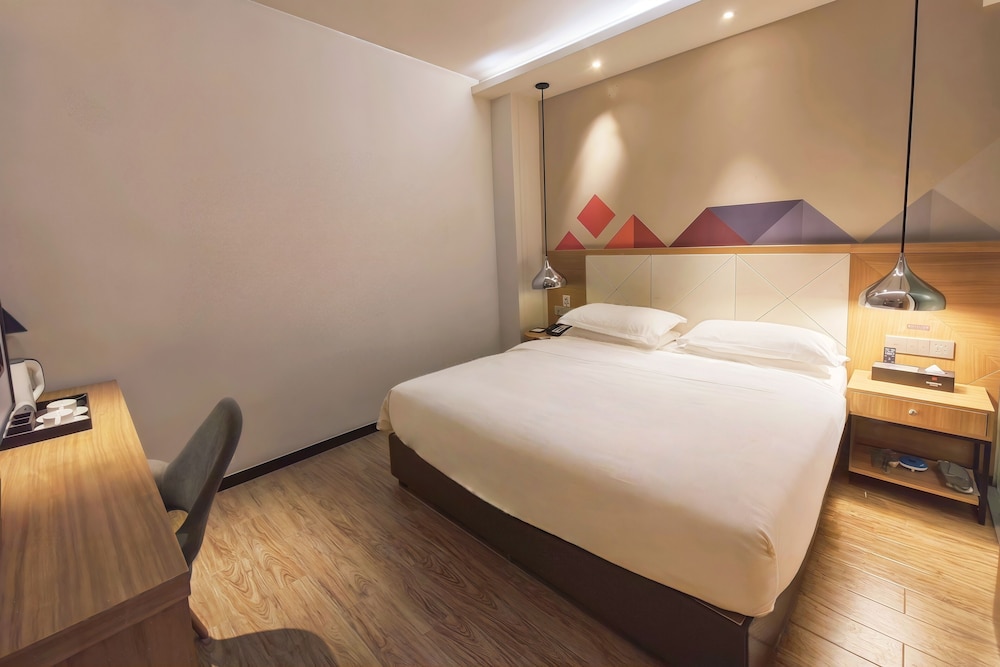 Borrman Hotel (Guangzhou Tianhe Sports Center Linhe West Metro Station) 23/56