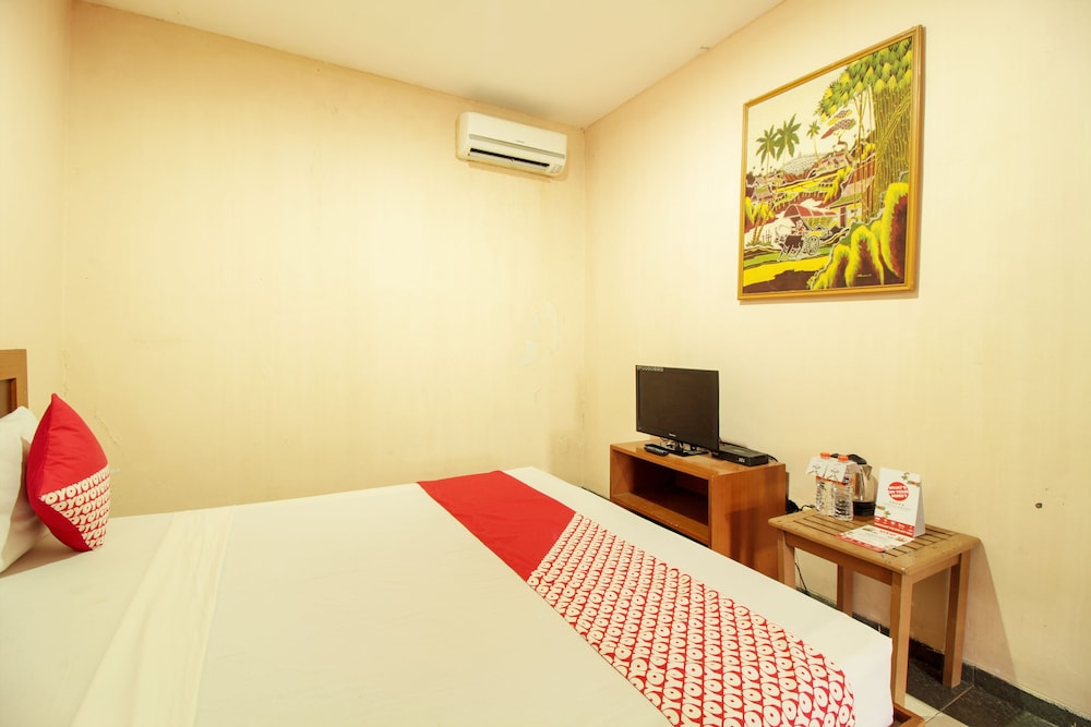 RedDoorz Plus At Hotel Sofia Pangandaran 3/27