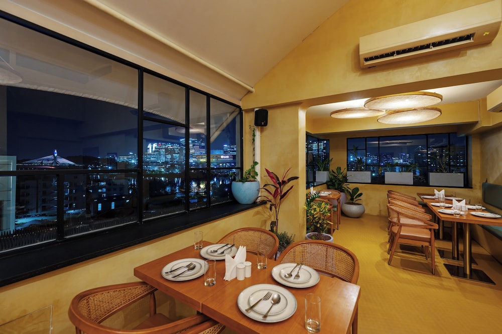Serenity Inn La Serene 44/56