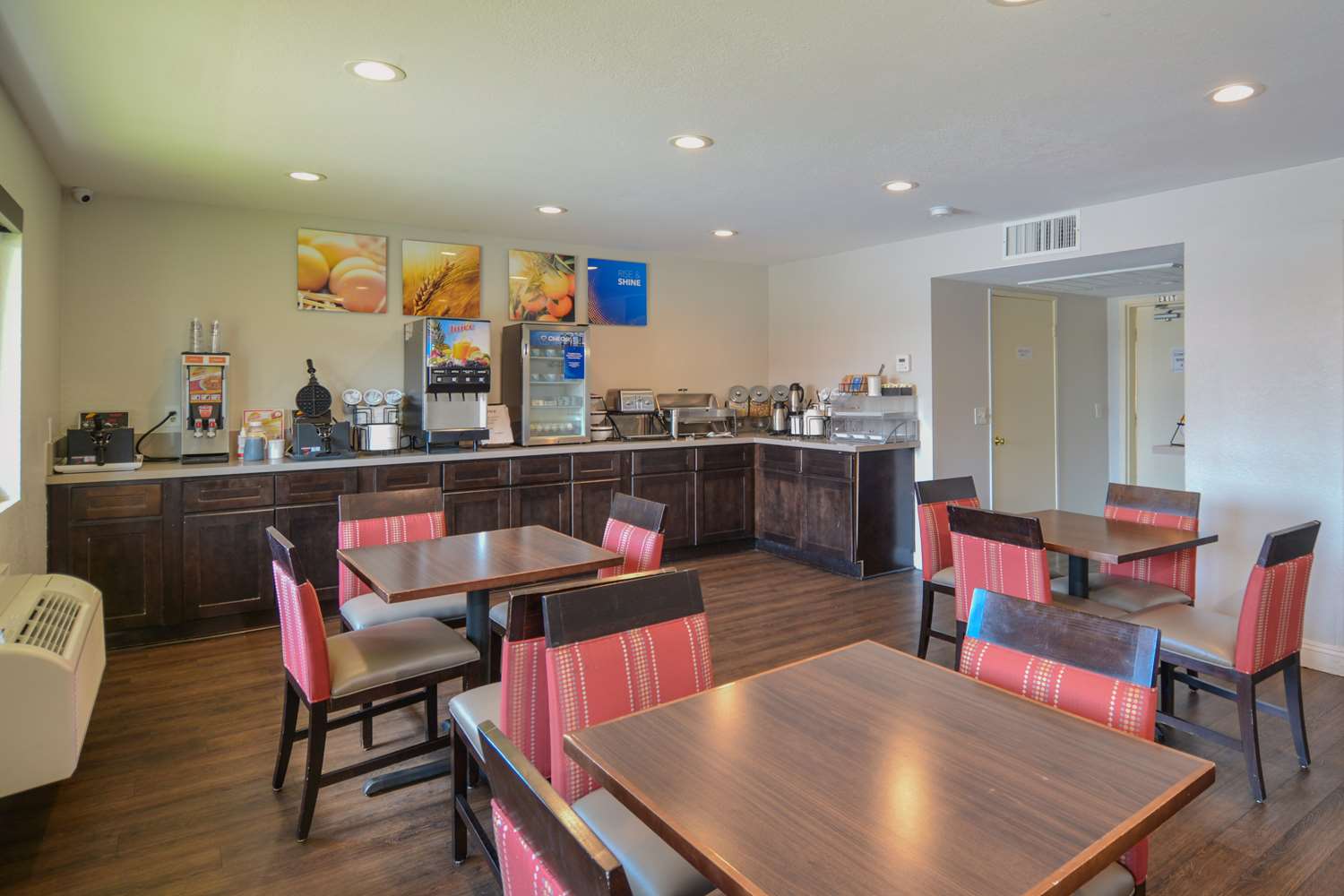restaurant cafeteria