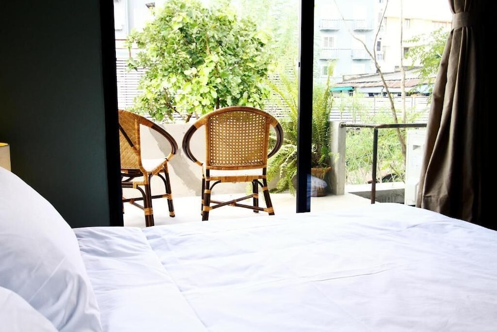 Here Hostel 51/66