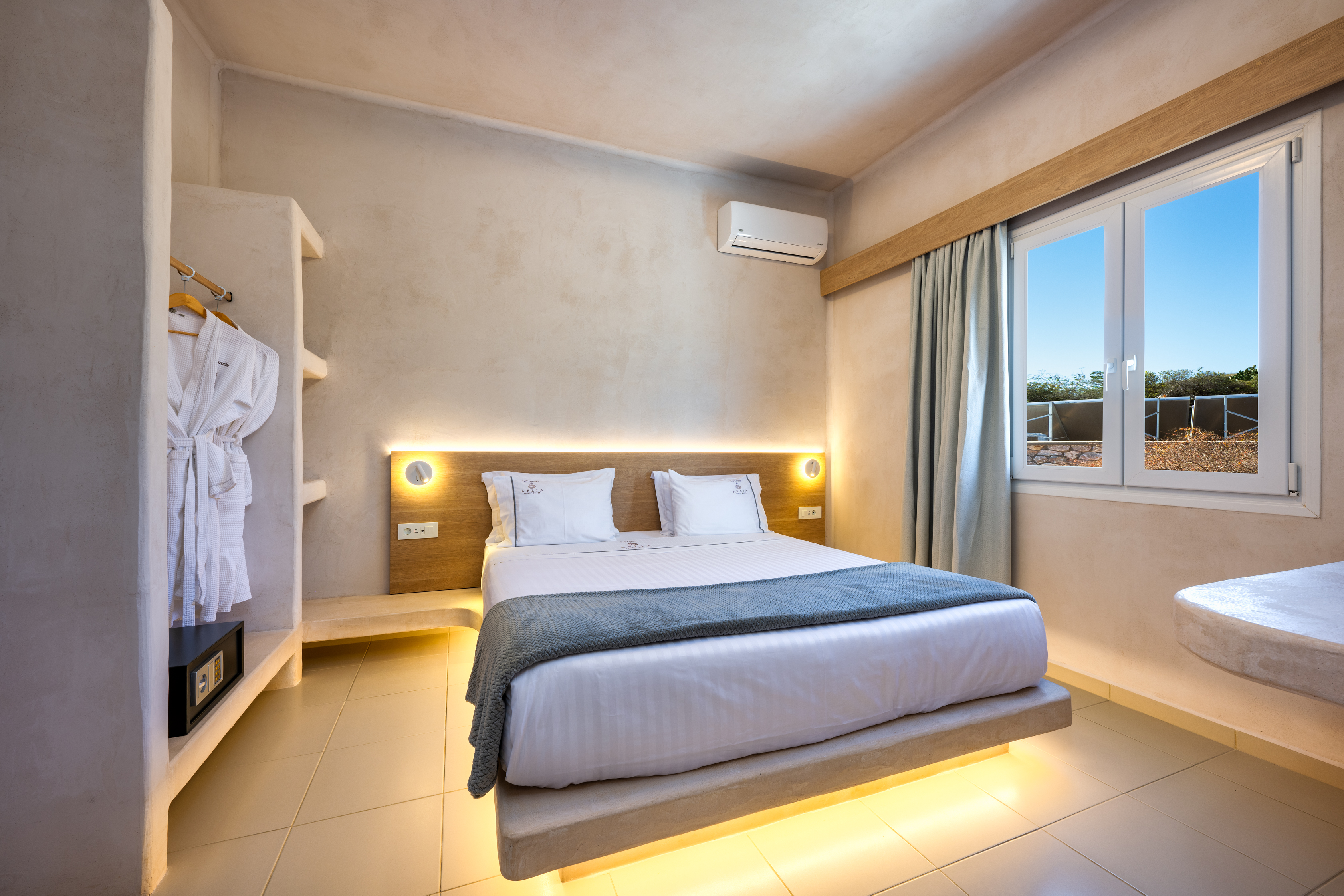 FAMILY SUITE, SEA VIEW, OUTDOOR JETTED TUB