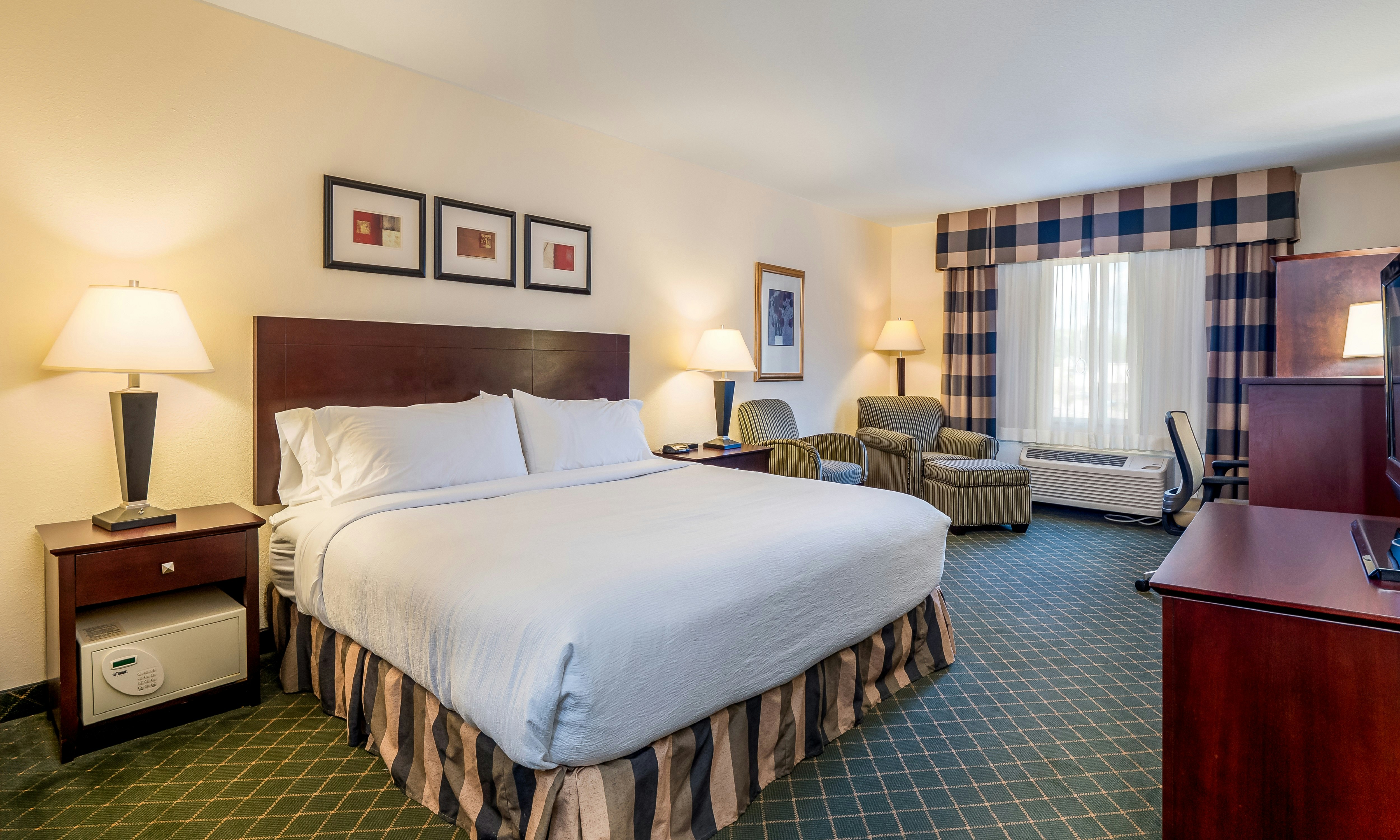 Holiday Inn Conference Ctr Marshfield 22/70