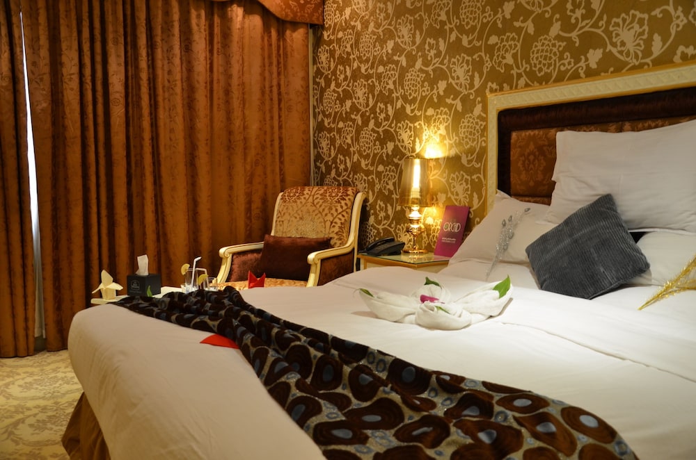 Rose Garden Hotel 9/50