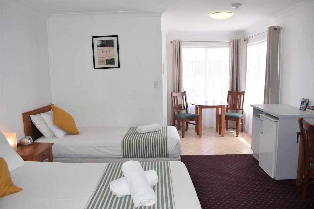 The Henry Parkes Tenterfield Ex Best Western 16/46