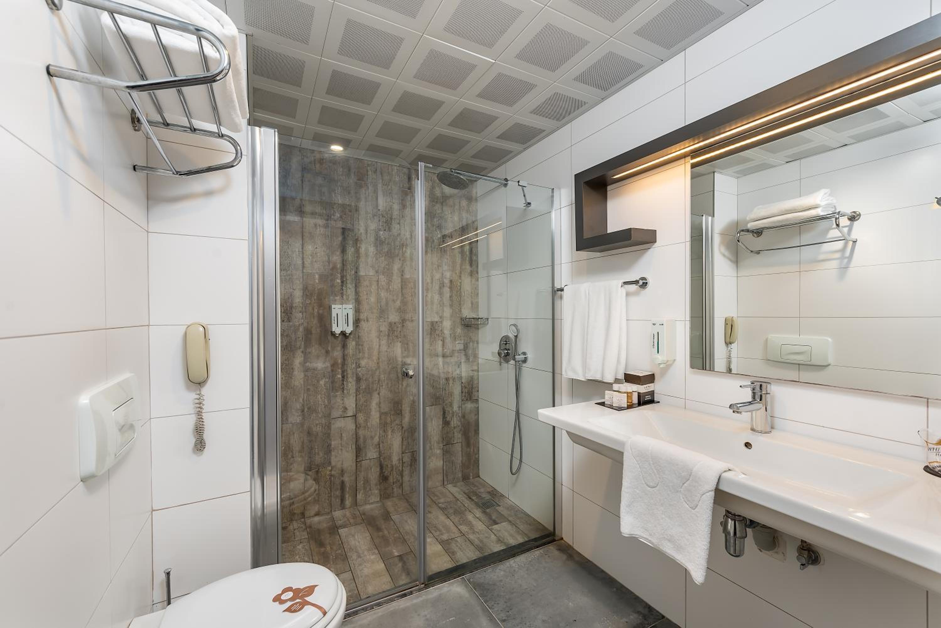 STANDART LAND VIEW ROOM