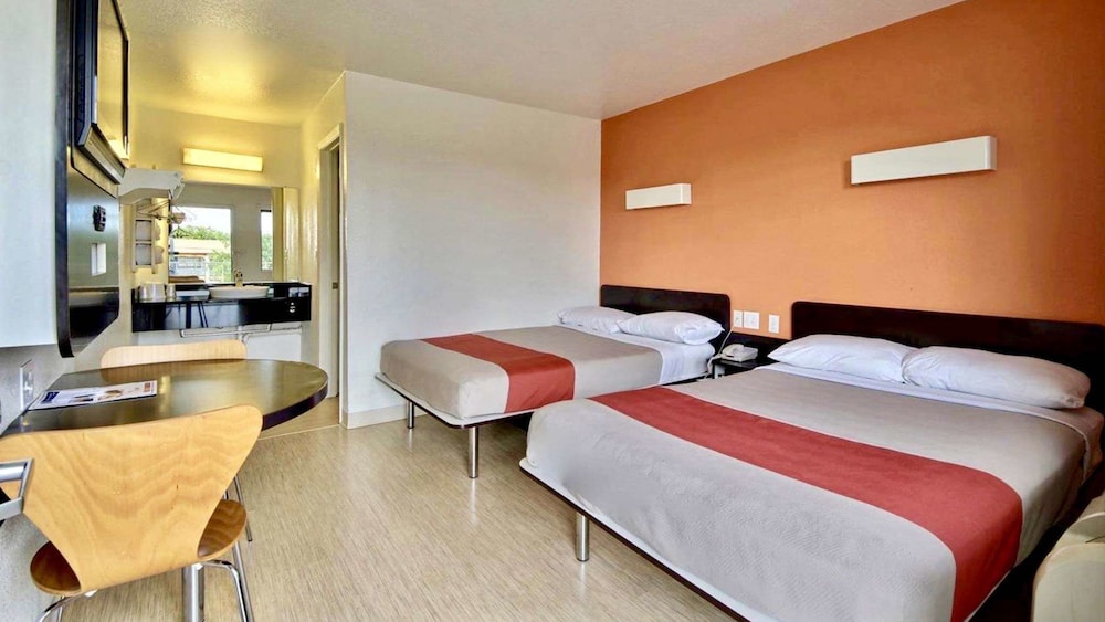 Motel6 San Angelo, TX 32/54