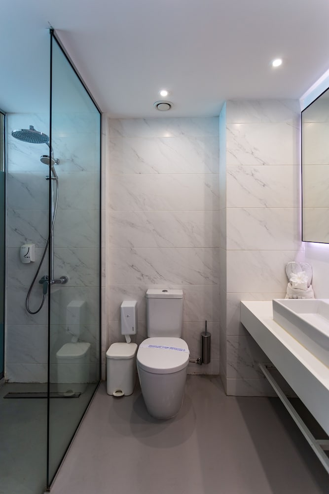 Piere Anne Beach Hotel 45/47