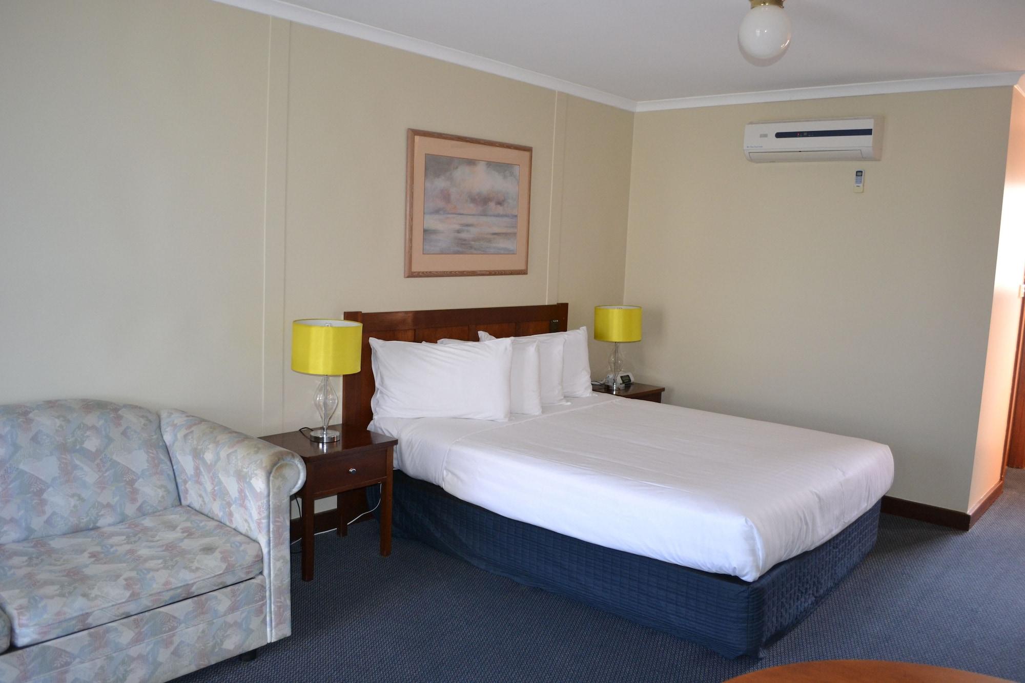 Sunnymead Hotel 10/48
