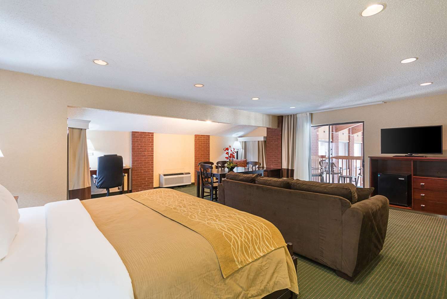 Quality Inn Parkersburg North Vienna 5/31