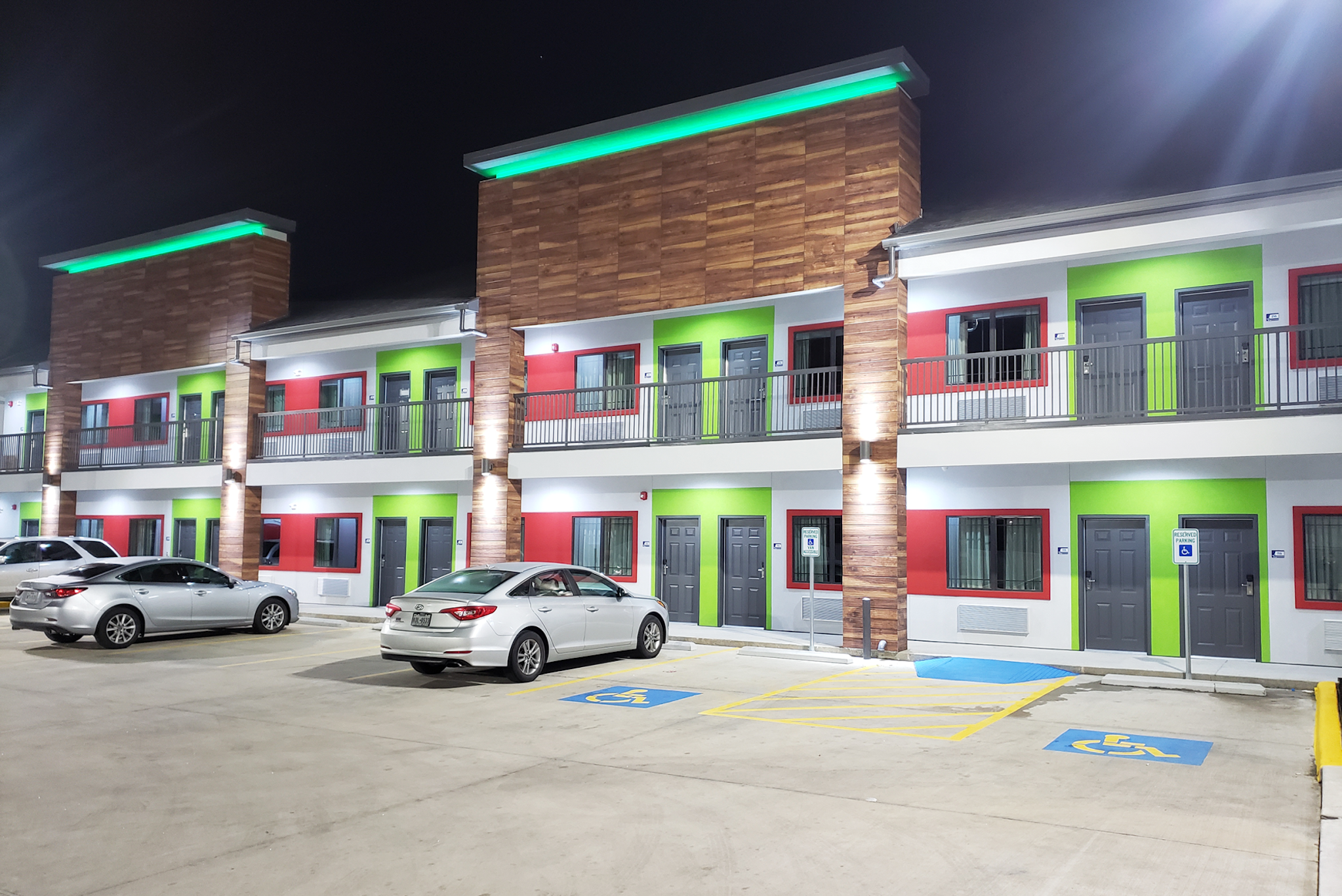 Americas Best Value Inn and Suites Kingwood IAH Airport 26/31