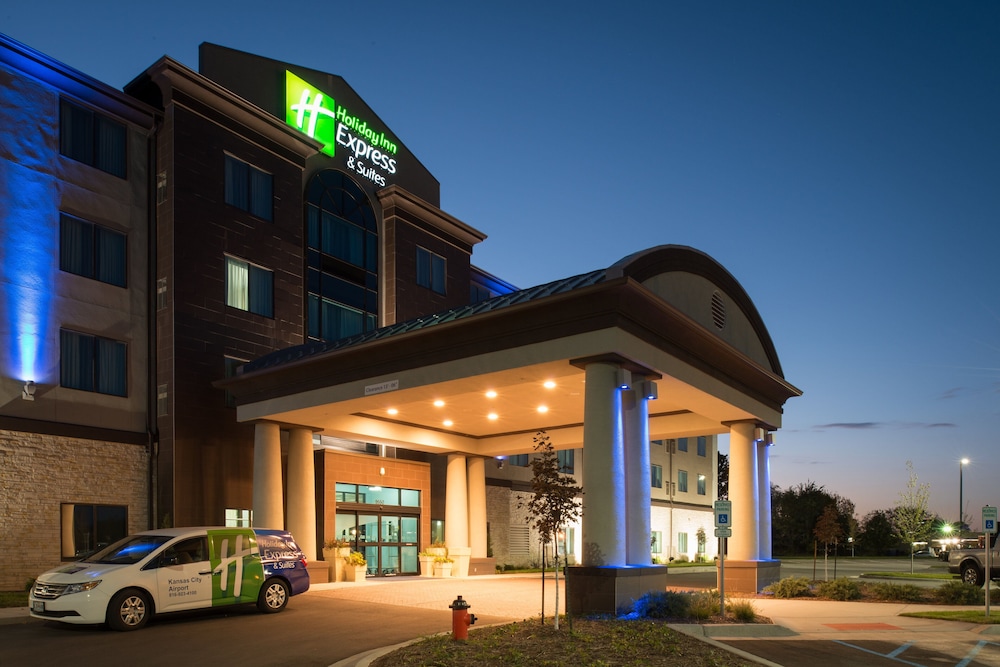 Holiday Inn Express Hotel Suites Kansas City Airport 3/72