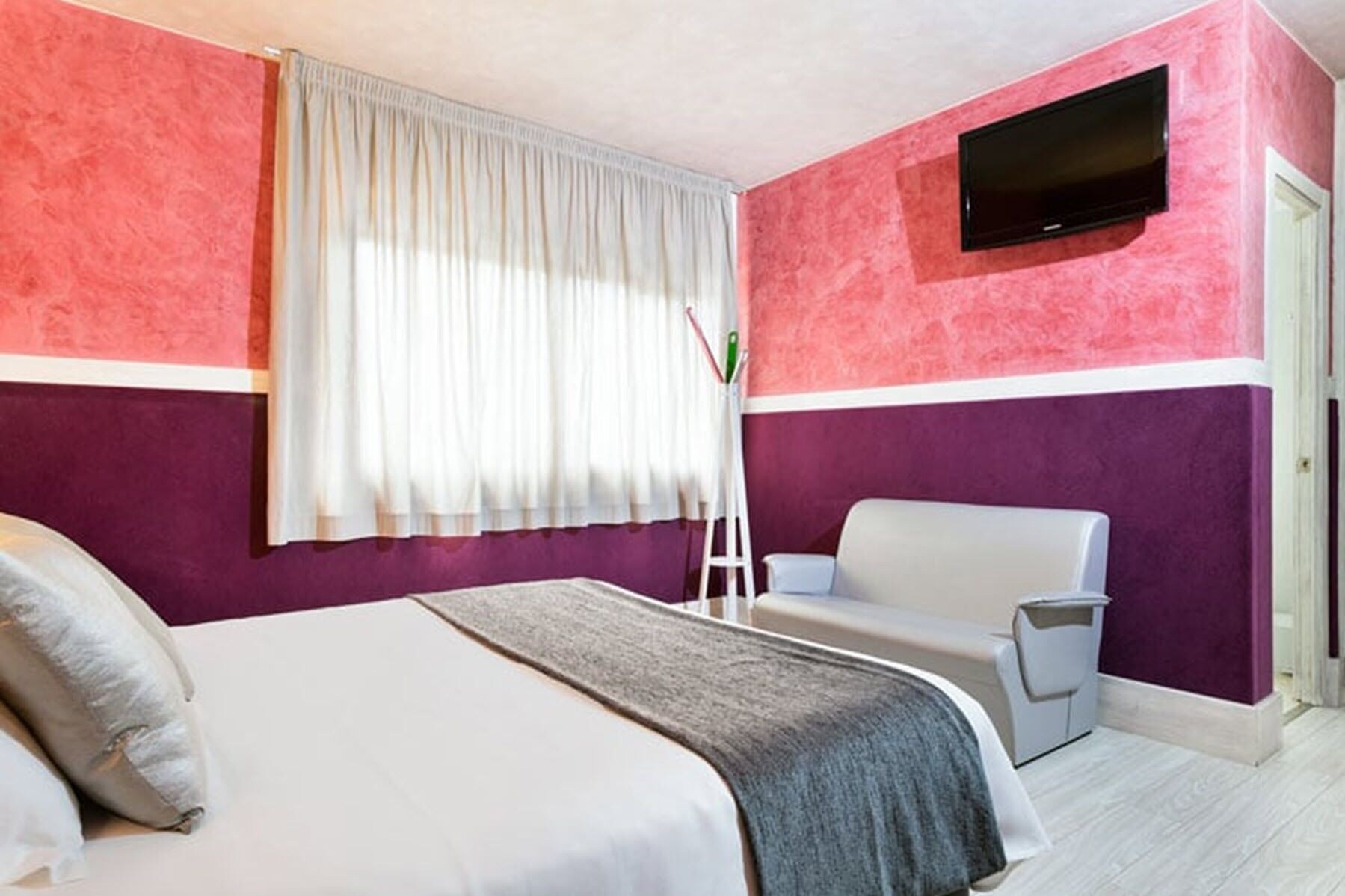 Economy, Double Bed, Private Bathroom