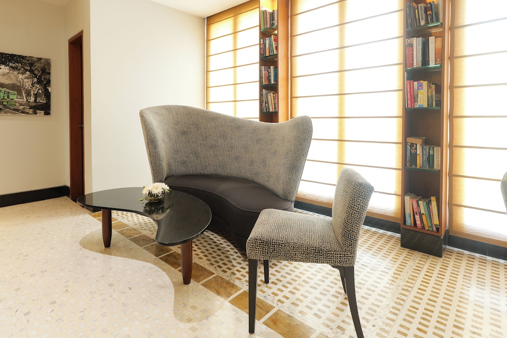The Manor New Delhi 48/74