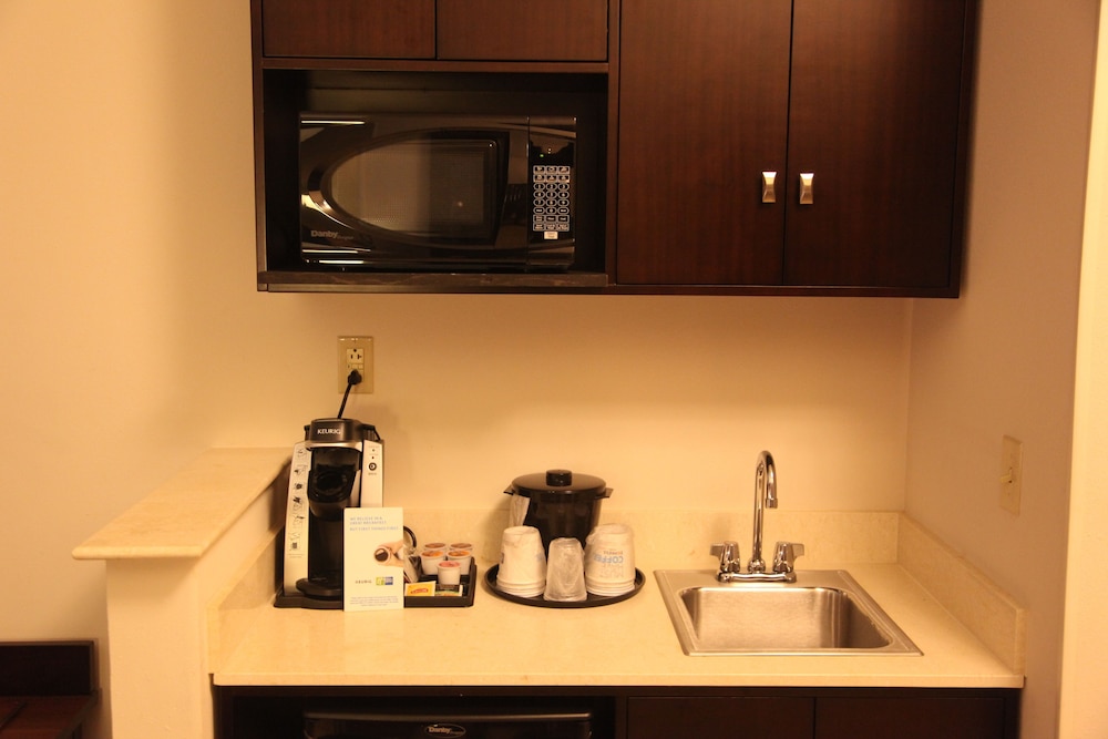 Holiday Inn Express Suites La Vale Cumberland 25/59