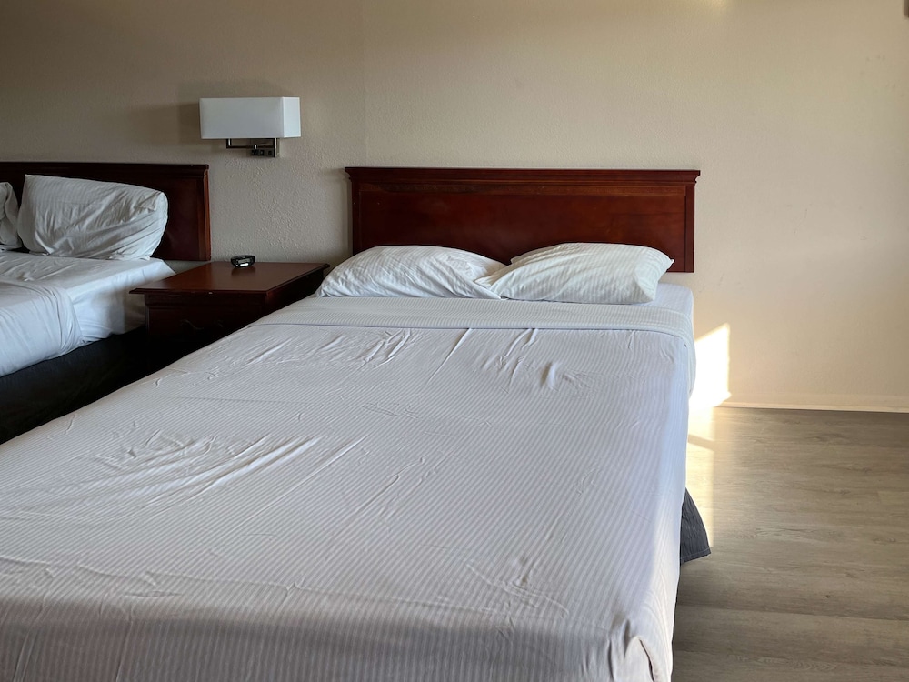 Motel6 Millington, TN 23/47