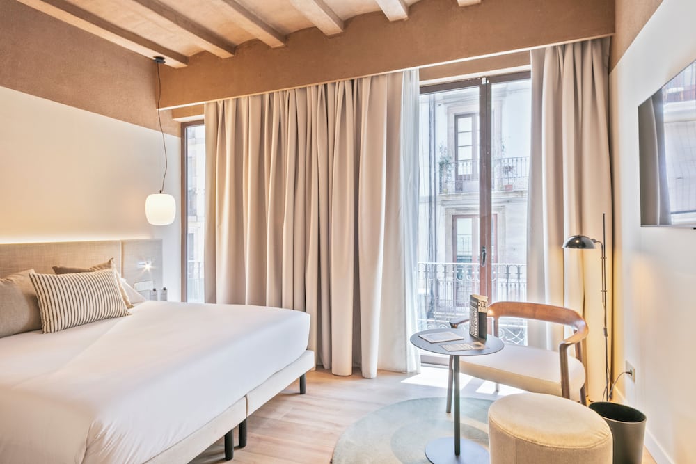 SUPERIOR, DOUBLE BED