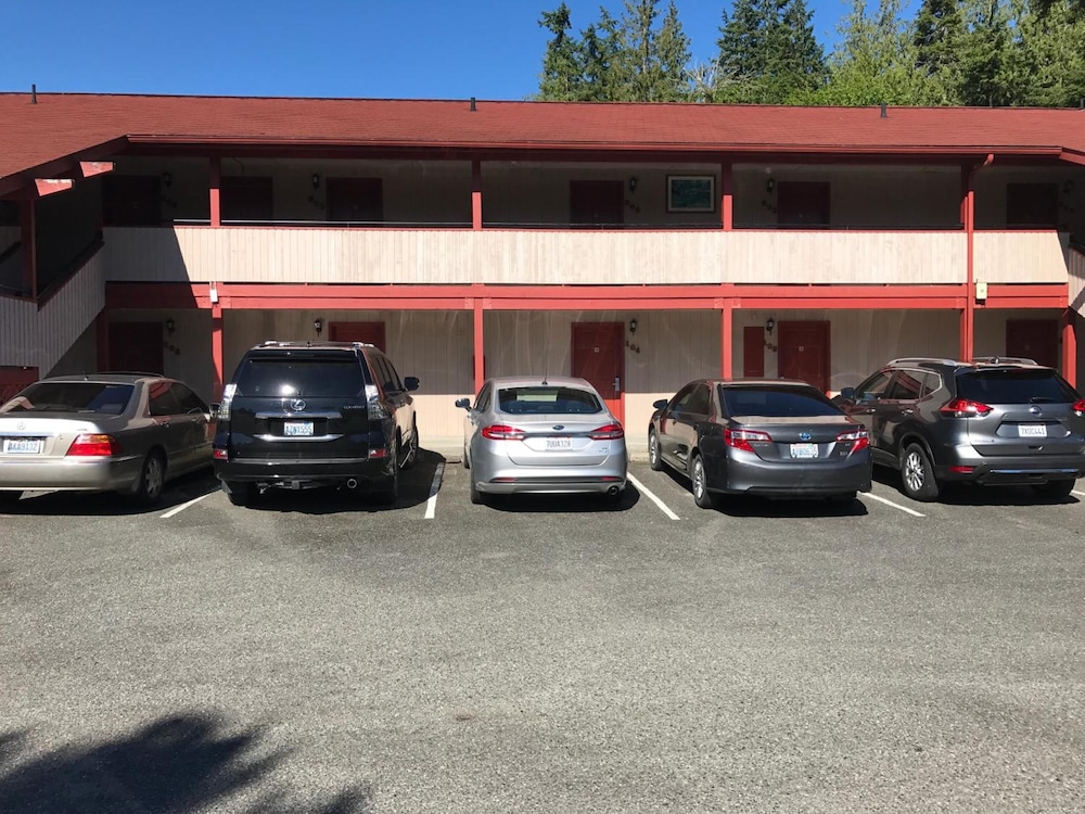 Sequim Bay Lodge 40/43