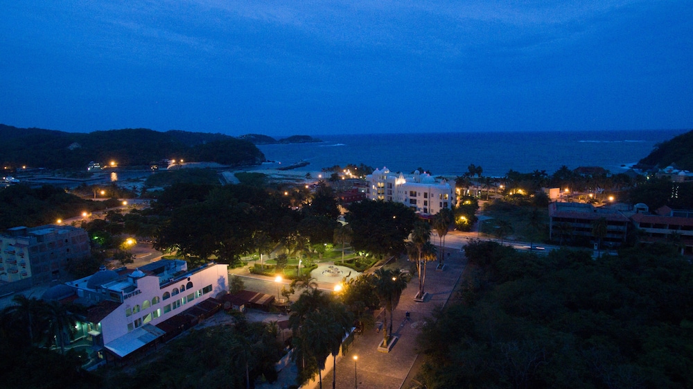 Villa Blanca Huatulco 39/50