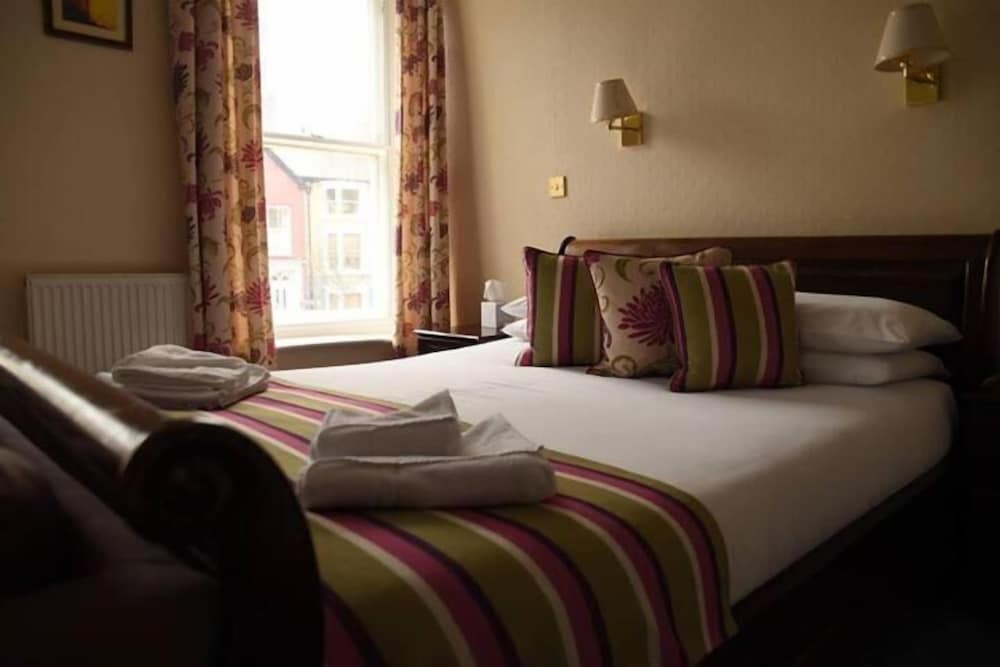 Harry's Hotel 19/48