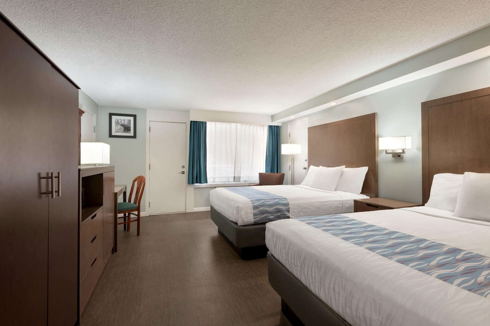 ROOM, 2 QUEEN BEDS, RIVER VIEW, BALCONY
