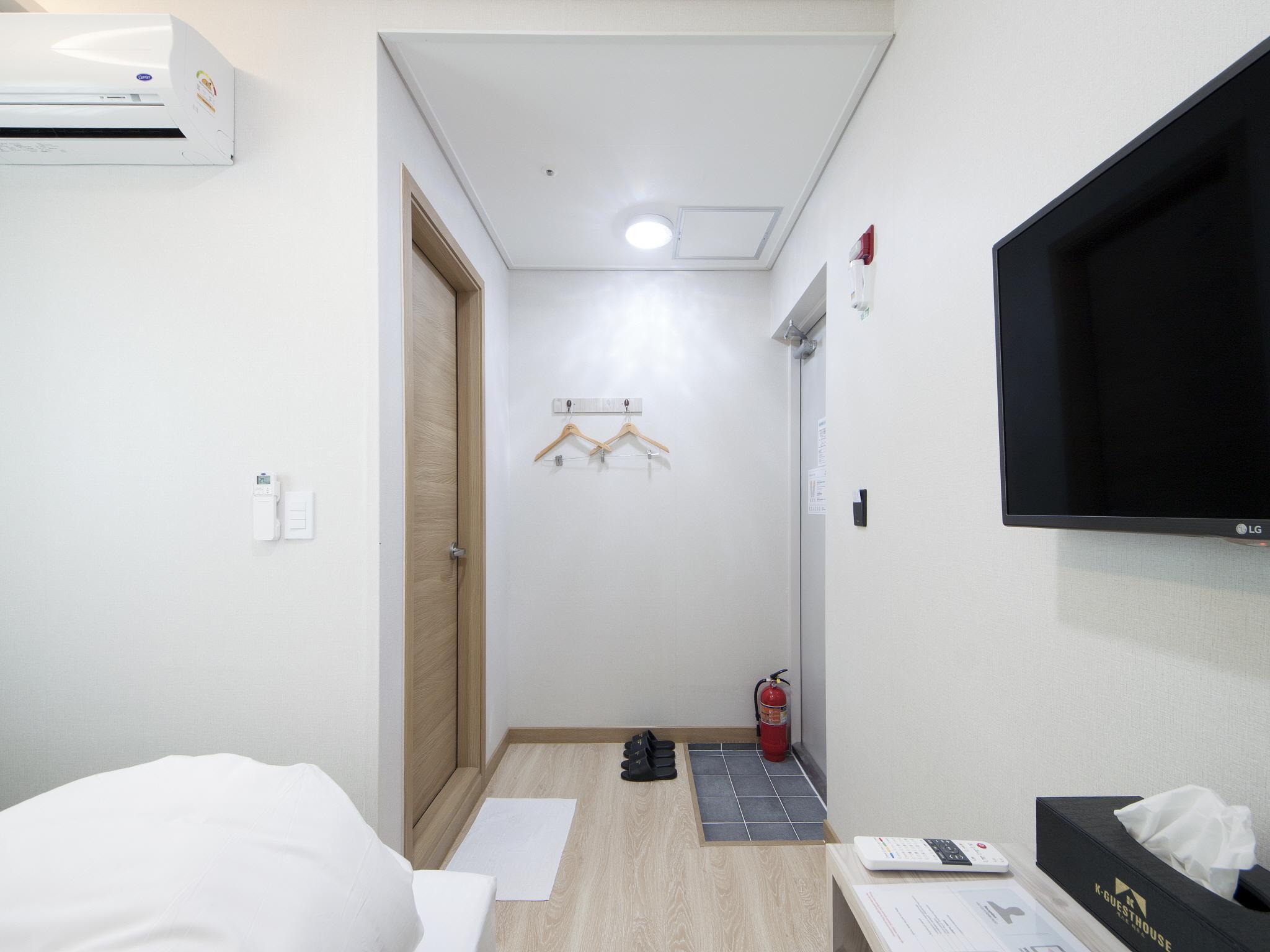 Semi Room, Standard, Single, Semi Double Bed