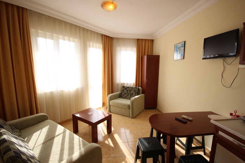 MINTA APART HOTEL 33/57