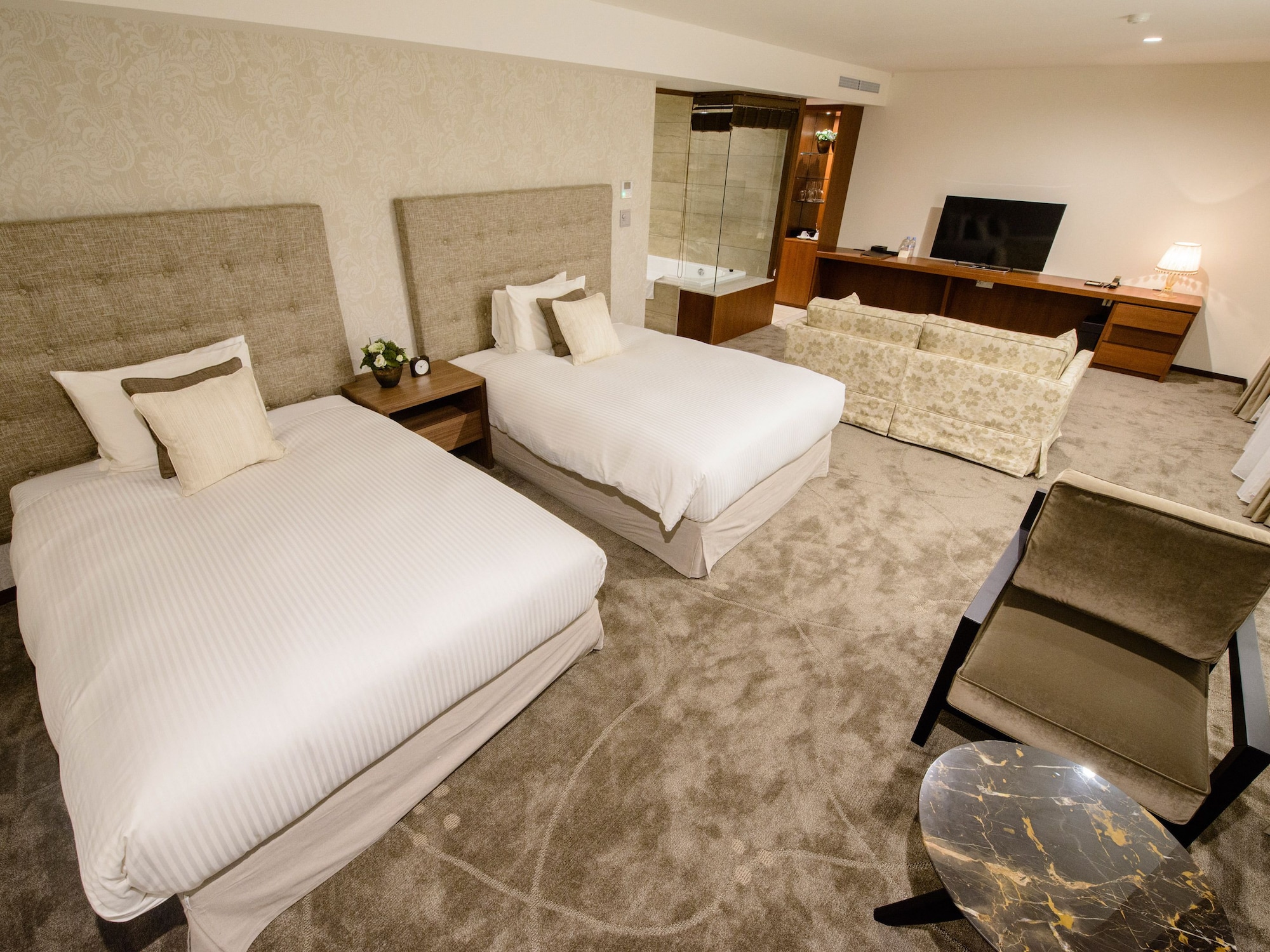 EXECUTIVE, TWIN BEDS