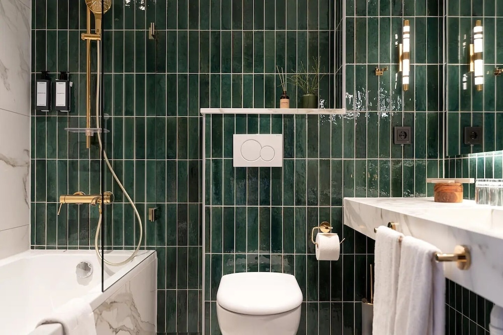 غرفة بريميوم بسرير كينج، Elite Hotel Frost 2/2