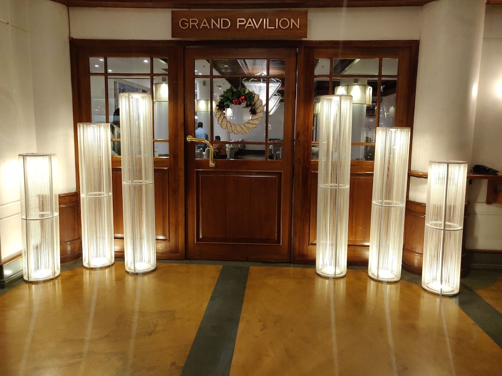 Grand Hotel 7/44