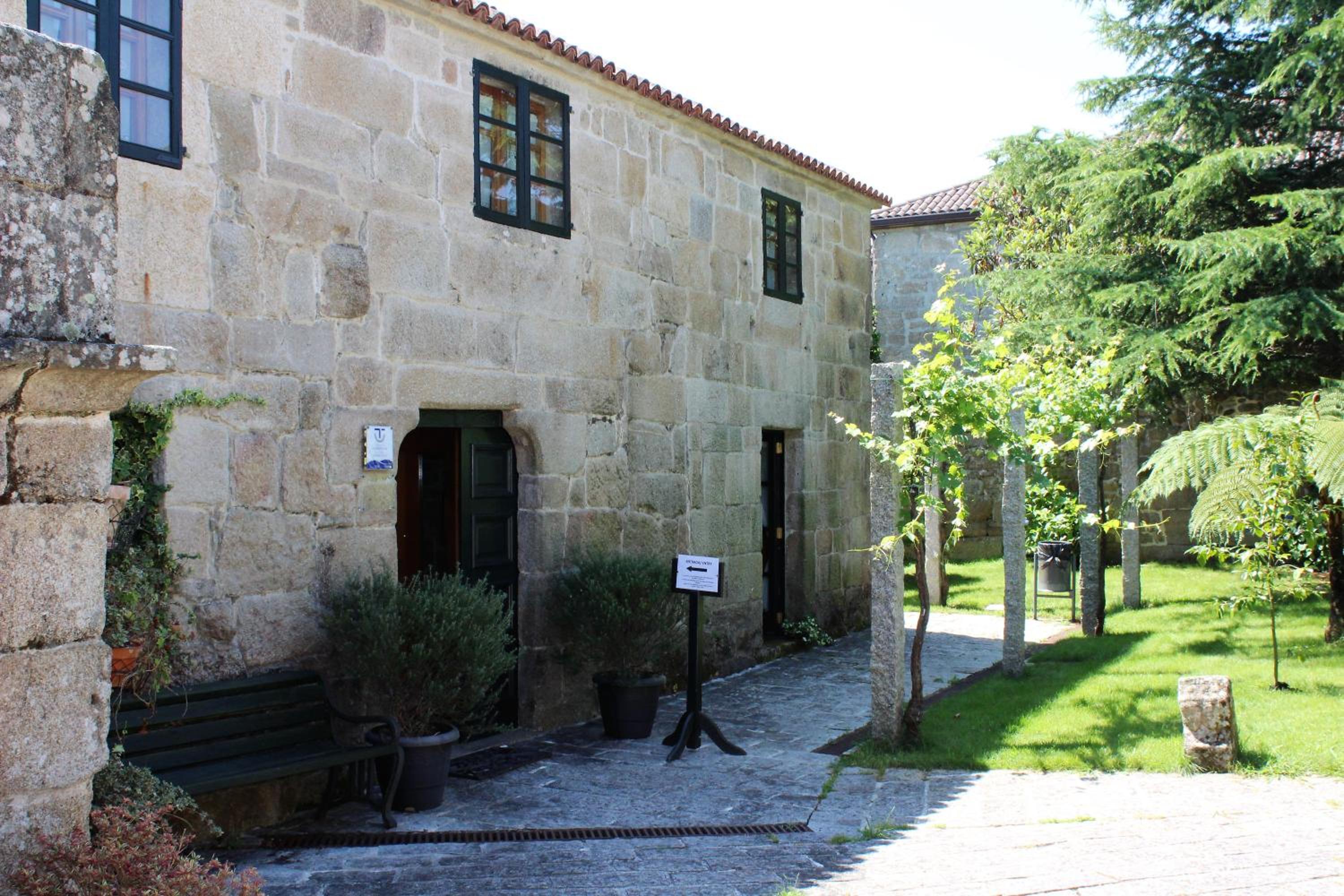 Bradomin Hotel 2/50