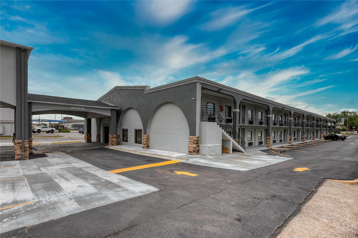 Clarion Pointe Decatur River City 31/41